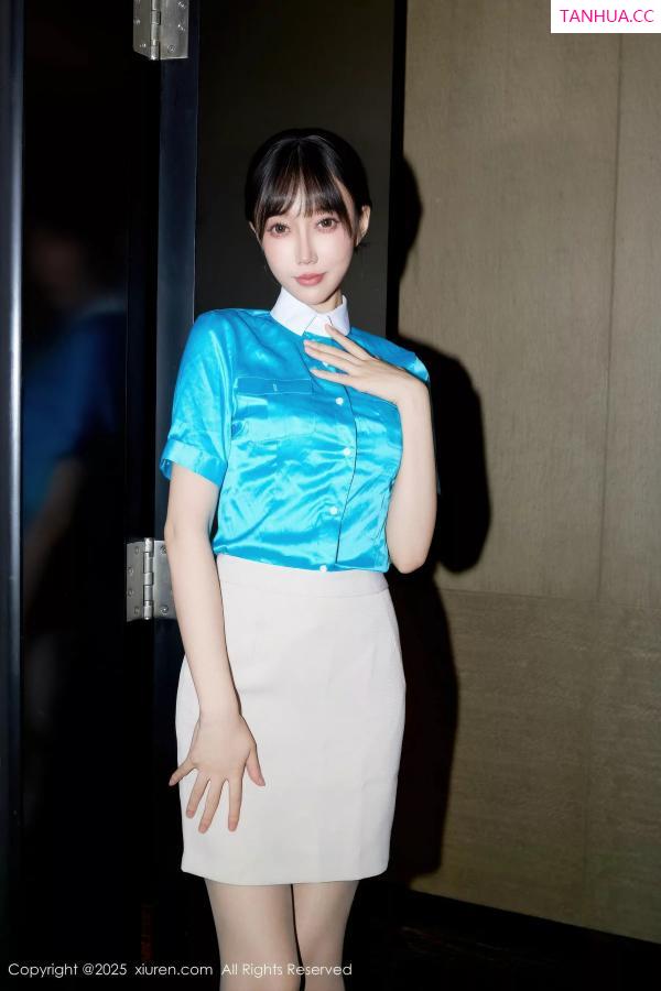 玥儿玥  [XiuRen]高清写真图 2025.10.27 No.10914 玥儿玥er 空姐制服第9张图片